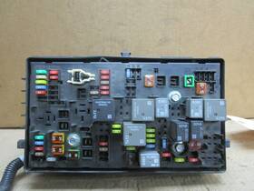 15896994 Cadillac 10 11 2010 2011 Srx Engine Fuse Box Relay Junction Block Panel