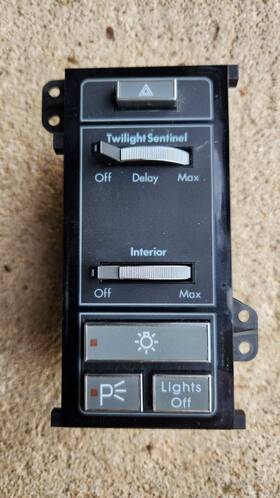 1640025 Cadillac 86-91 Eldorado Seville Twilight Sentinel Headlight Switch Assembly Oem