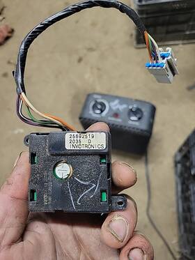 25692519 Cadillac Seville 1999-2003 Memory Switch #