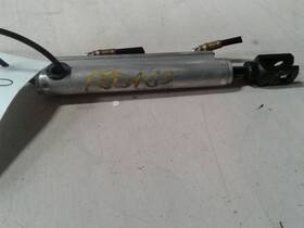 635.gm6x04 Cadillac Xlr 2004 Convertible Top Lift 673059