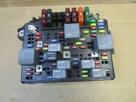 15075526 Chevrolet 99 00 01 02 03 04 05 Chevy S10 Blazer Engine Fuse Box Relay Junction