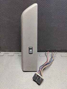 15678662 Chevrolet 1992-1994 Chevy Gmc Suburban Blazer Yukon Gray Pass Right Side Window Switch