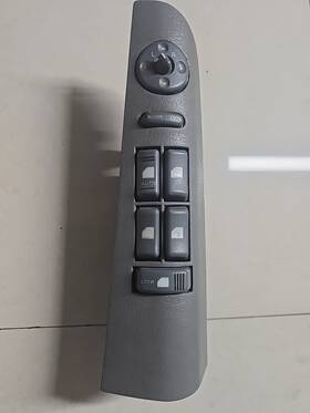 15724537 Chevrolet 1995-97 Gmc Jimmy S10 Power Master Switch Control