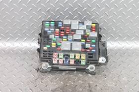 15786043 Chevrolet 03-06 Avalanche 5.3l Motor Engine Fuse Relay Power Distribution Box Assembly Oem