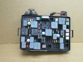 15913674 Chevrolet 08 Chevy Hhr Engine Fuse Box Relay Junction Block Panel 2008