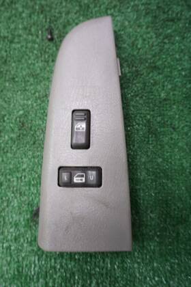 20116499 Chevrolet 1999 00 01 02 Silverado 1500 Right Front Window Switch Oem