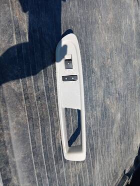 25868362 Chevrolet 22795444 2009 2012 Traverse Front Door Window Switch W Bezel Right Oem
