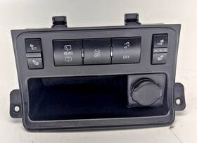 22824078 Chevrolet 13-17 Chevy Traverse Oem Heated Seat Tc Rear Wiper And Liftgate Switch Bezel