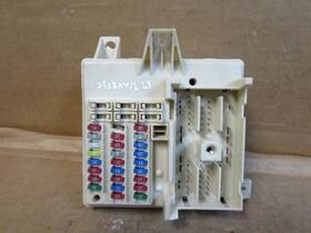 23106749 Chevrolet 14 15 16 Chevy Traverse Interior Cabin Fuse Box Relay Junction Block