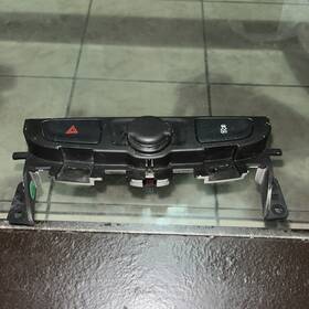 23170716 Chevrolet 2014-16 Chevy Malibu Traction Control Hazard Switch Panel 12v Outlet Trim Oem