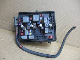 25915388 Chevrolet 08 09 10 11 Chevy Impala Engine Fuse Box Relay Junction Block Panel