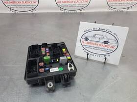 663.gm1t14 Chevrolet 2014 Chevy Ss Sedan Cabin Fuse Box Relay Module 92271137 - Oem