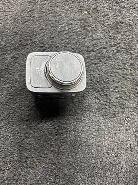84402601 Chevrolet 2018-2021 Traverse Fwd Drive Select Mode Ride Control Switch Oem