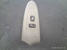 641.gm8g03 Chevrolet Truck 2003 Chevy Trailblazer Right Window Switch With Bezel 361385