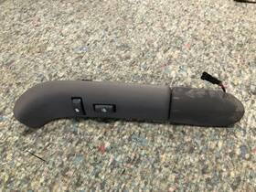 641.gm8s96 Chevrolet Truck 96 Suburban 2500 Rh Right Front Passenger Window Lock Switch W Speaker