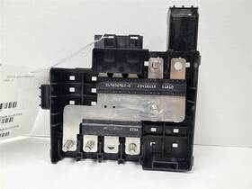 646.gm8m19 Chevrolet Truck Silvrdo15 2019 Fuse Box Engine 562398
