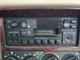 638-00956d Chrysler Audio Equipment Radio Receiver Am-fm-cassette Fits 95-00 Cirrus 125947