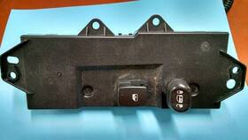 641.ch1e04 Chrysler Pacifica 2004 Front Door Switch 313391