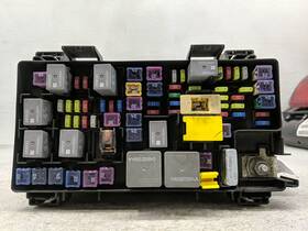 Rt032542i9 Chrysler 2013 Town And Country Fusebox Fuse Box Relay Module Ggok3