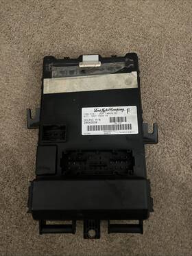 5r3t-15694-fb Ford 05-06 Mustang Front Body Control Module Bcm Sam Fuse Box Fuses Block Oem