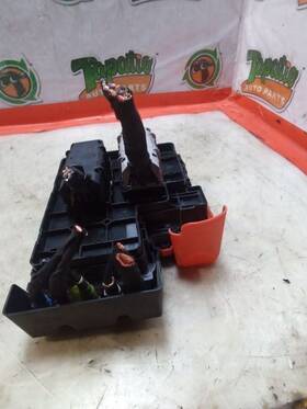 646.fd1i24 Ford Mustang 2024 Fuse Box Engine 3681886