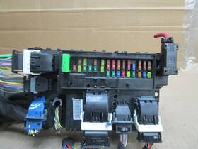Ju5t15604bal Ford 18 19 Explorer Interior Fuse Box Relay Junction Block Cabin