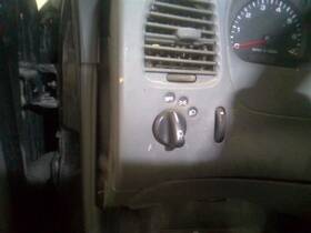 659.fd8205 Ford Truck Dash Mounted Headlamp On/off Switch Ranger 2005 Dash/interior/seat 160