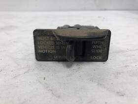 3270-230g Freightliner Fld112 Fifth Wheel Dash/console Switch - Used P/n 3270230g