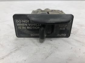 3270-372i Freightliner Columbia 120 Suspension Dash/console Switch - Used P/n 3270372i