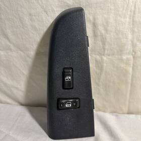 15754155 General Motors 00-02 Suburban Yukon Front Right Passenger Door Window Switch With Bezel Oem Gray