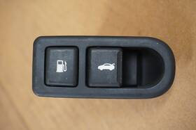 93555-2m500 Genesis 13 14 15 16 Coupe Trunk Lid Switch Fuel Door Opener Release Button Oem