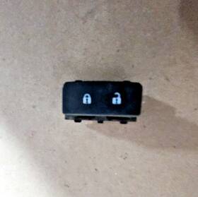 22879460 Gm 2010-2015 Chevrolet Camaro Driver Side Power Door Lock Switch Oem