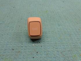 63380161 Gm Cadillac Dts 06 07 08 09 10 11 Right Passenger Lumbar Massage Seat Switch Button