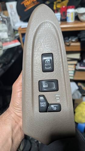 15204684 Gm Oem 2002 2005 Chevy Trailblazer Right Passenger Front Window Switch Brown