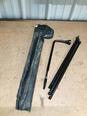 22969377 Gmc 20782708 2011-2019 Sierra 1500 Spare Tire Toolkit Oem