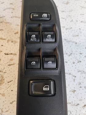 25861563 Gmc 2006-2009 Envoy/ Rainier Lh Master Window Switch With Bezel #25861563