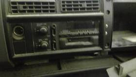 00998498 Gmc Truck Audio Equipment Radio Am Mono-fm Stereo Fits 83-88 S10/s15/sonoma 1743139