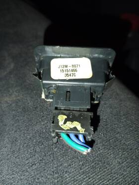 641.gm9398 Gmc Truck Gm Rear Power Window Switch With Black Trim And Partial Connector
