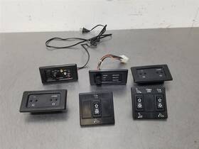 659.gm9t03 Gmc Truck 03 2003 Savana Day Cruiser Rear Seat And Radio Control Switches