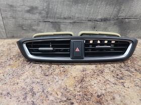 77611-tla-a01za Honda 2017-2022 Cr-v Center Dash Air Vent Outlet - 77610-tla-a01