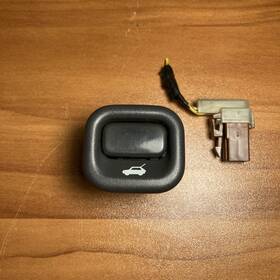 M8525 Honda 97-01 1997-2001 Crv Cr-v Trunk Release Button Switch Rear Oem