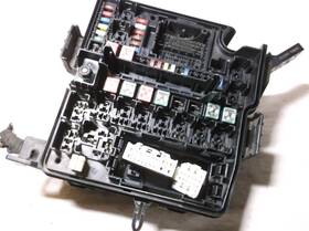 91201-4z574 Hyundai 17-18 Santa Fe 2.4l Sport Awd /engine Bay Fuse/relay/box
