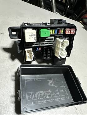91950-2m330 Hyundai Oem 2014-2016 Genesis Coupe 3.8l 2.0lfuse Relay Box Assembly