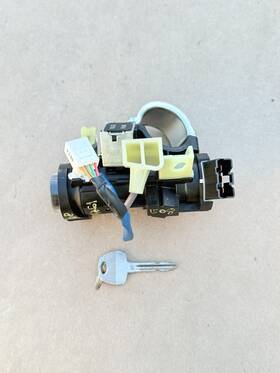 Kmhdh4ae1fu307072 Hyundai 2011-2016 Elantra Ignition Switch Lock Cylinder With Key Oem