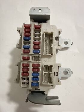 24350-am60a Infiniti G35 Oem Front Dash Distribution Fuse Box Relay 2003-2007 2
