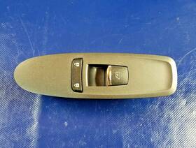 25411-1ma5a Infiniti M37 M56 M35h Q70 Q70l Front Right Side Door Window Switch # 69198