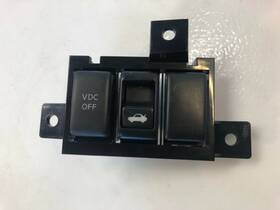 L13242aa600 Infiniti 07-08 G35 Vdc Trunk Release Button Switch Unit Oem