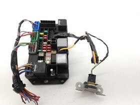 Dw9314n030ab Jaguar C2d23475 13-19 Xj Rear Passenger Right Trunk Cabin Fuse Box Junction