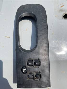212676101 Jeep 2002 - 2007 Liberty Oem Power Window Control Switch Driver Side Fiber Bezel