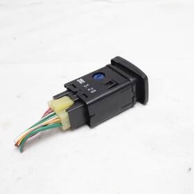 202005369 Kia 2006 Sedona Driveside Wing Mirror Adjuster Switch In Working Order
